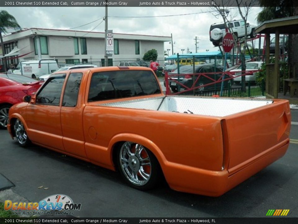 2001 Chevrolet S10 Extended Cab Custom Orange / Medium Gray Photo #7