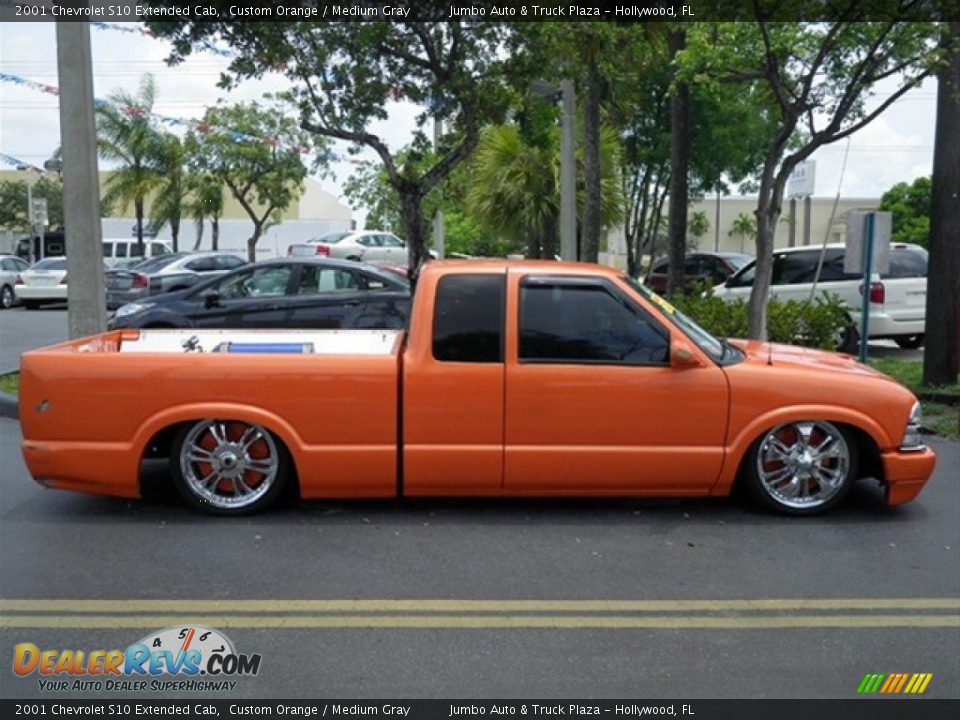 2001 Chevrolet S10 Extended Cab Custom Orange / Medium Gray Photo #10