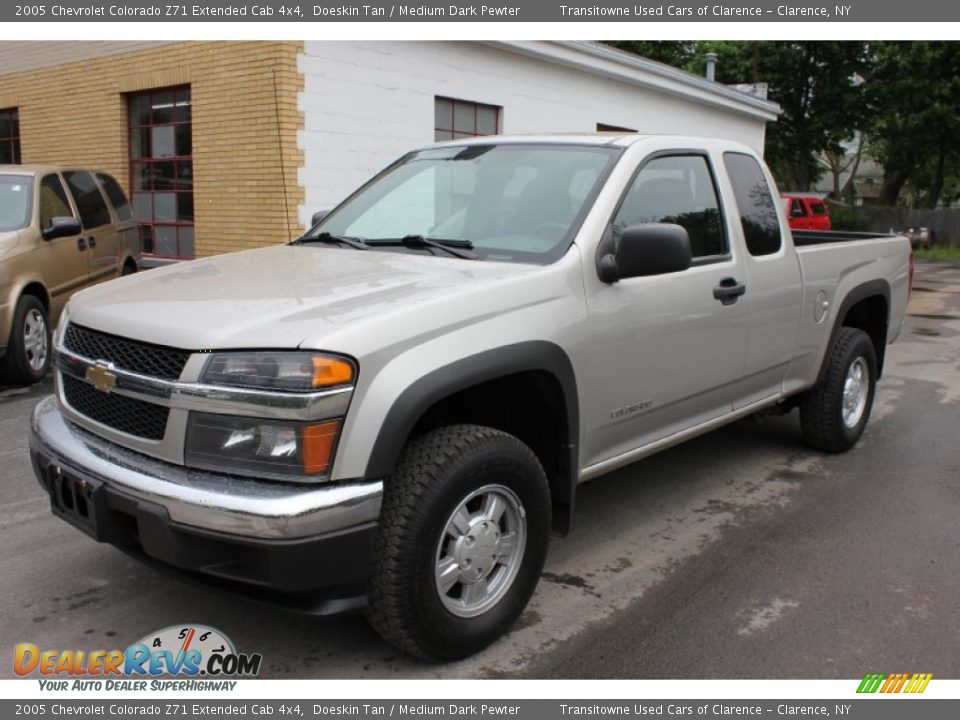 2005 Chevrolet Colorado Z71 Extended Cab 4x4 Doeskin Tan / Medium Dark Pewter Photo #1
