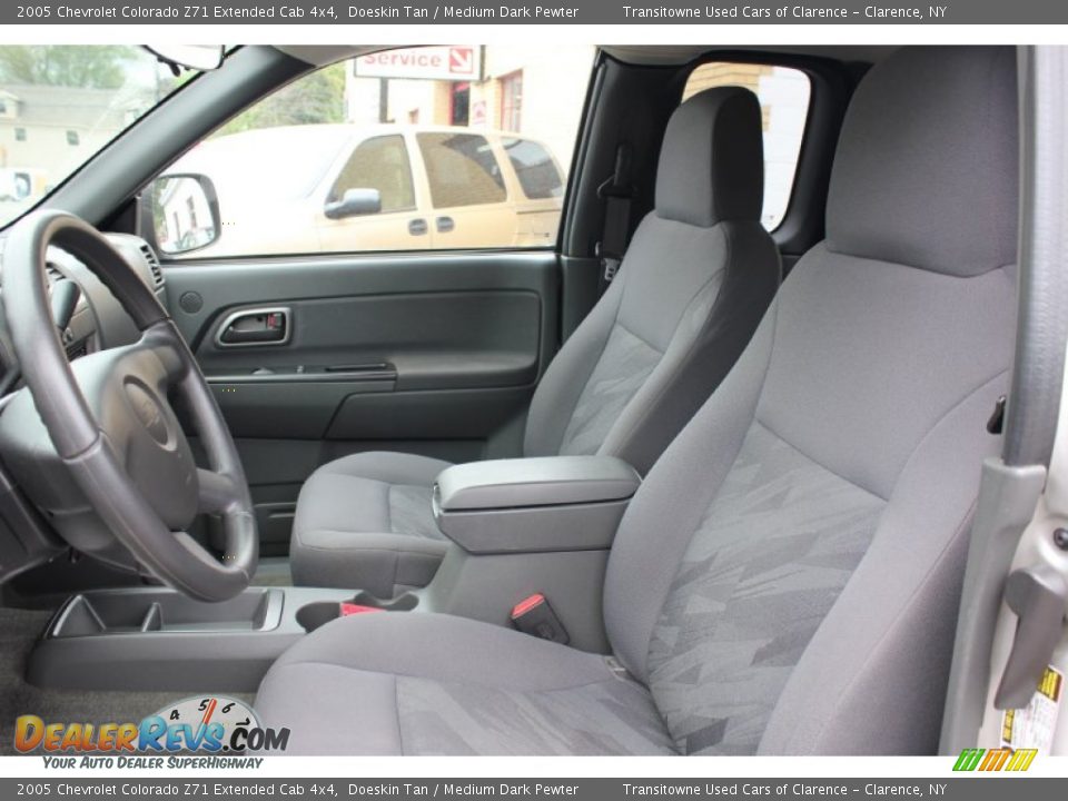 2005 Chevrolet Colorado Z71 Extended Cab 4x4 Doeskin Tan / Medium Dark Pewter Photo #8