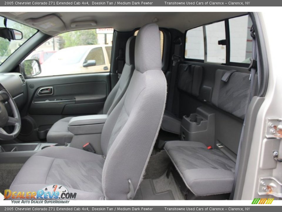 2005 Chevrolet Colorado Z71 Extended Cab 4x4 Doeskin Tan / Medium Dark Pewter Photo #9