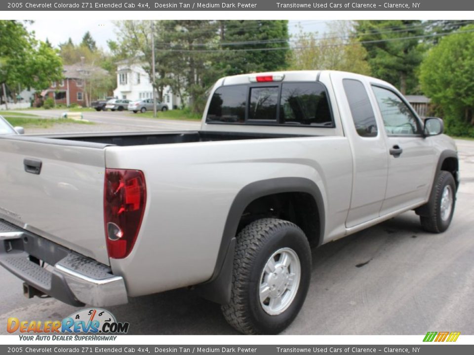 2005 Chevrolet Colorado Z71 Extended Cab 4x4 Doeskin Tan / Medium Dark Pewter Photo #12