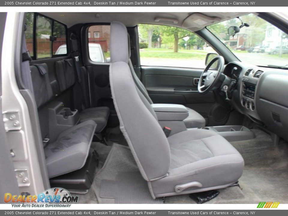 2005 Chevrolet Colorado Z71 Extended Cab 4x4 Doeskin Tan / Medium Dark Pewter Photo #14