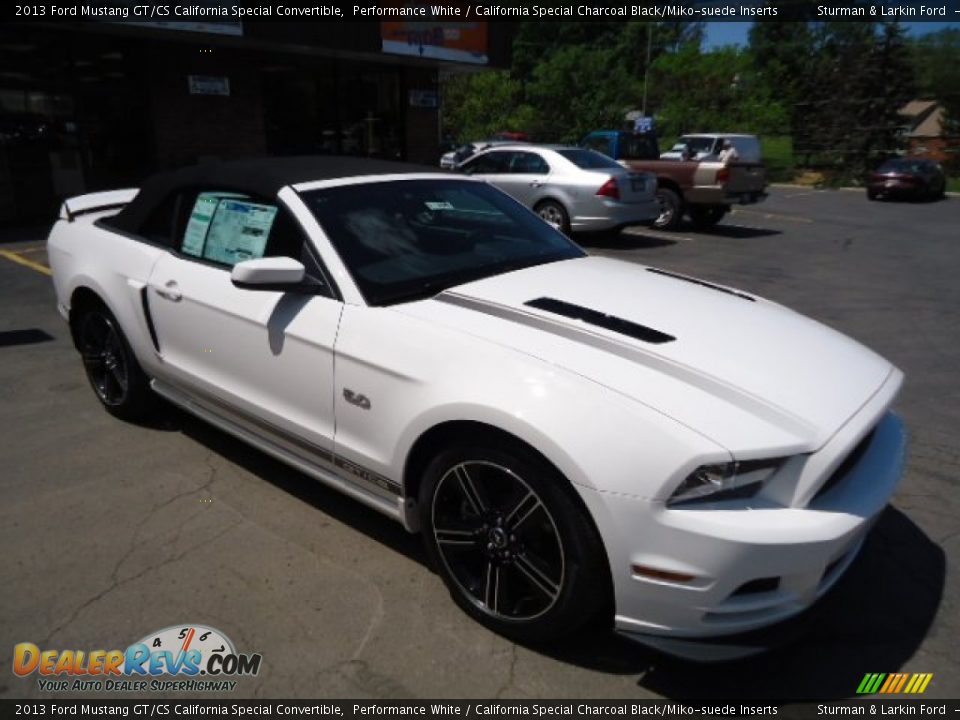 Front 3/4 View of 2013 Ford Mustang GT/CS California Special Convertible Photo #1