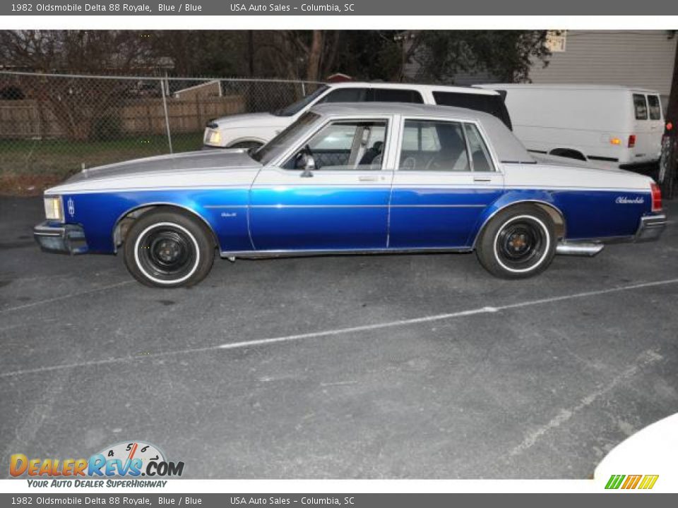 1982 Oldsmobile Delta 88 Royale Blue / Blue Photo #2