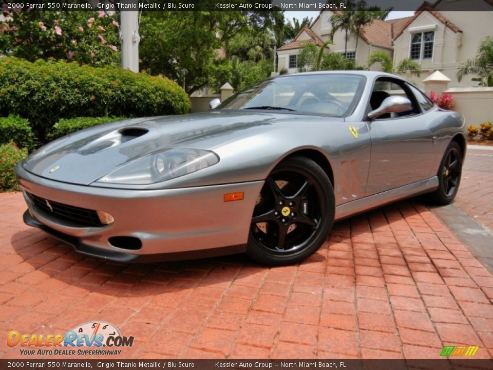 Front 3/4 View of 2000 Ferrari 550 Maranello Photo #3
