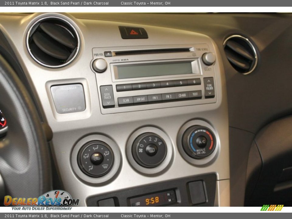 Controls of 2011 Toyota Matrix 1.8 Photo #8