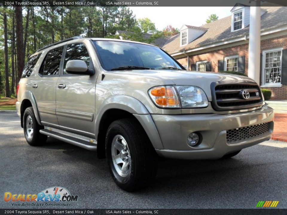 2004 Toyota Sequoia SR5 Desert Sand Mica / Oak Photo #2