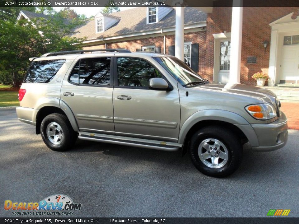2004 Toyota Sequoia SR5 Desert Sand Mica / Oak Photo #3