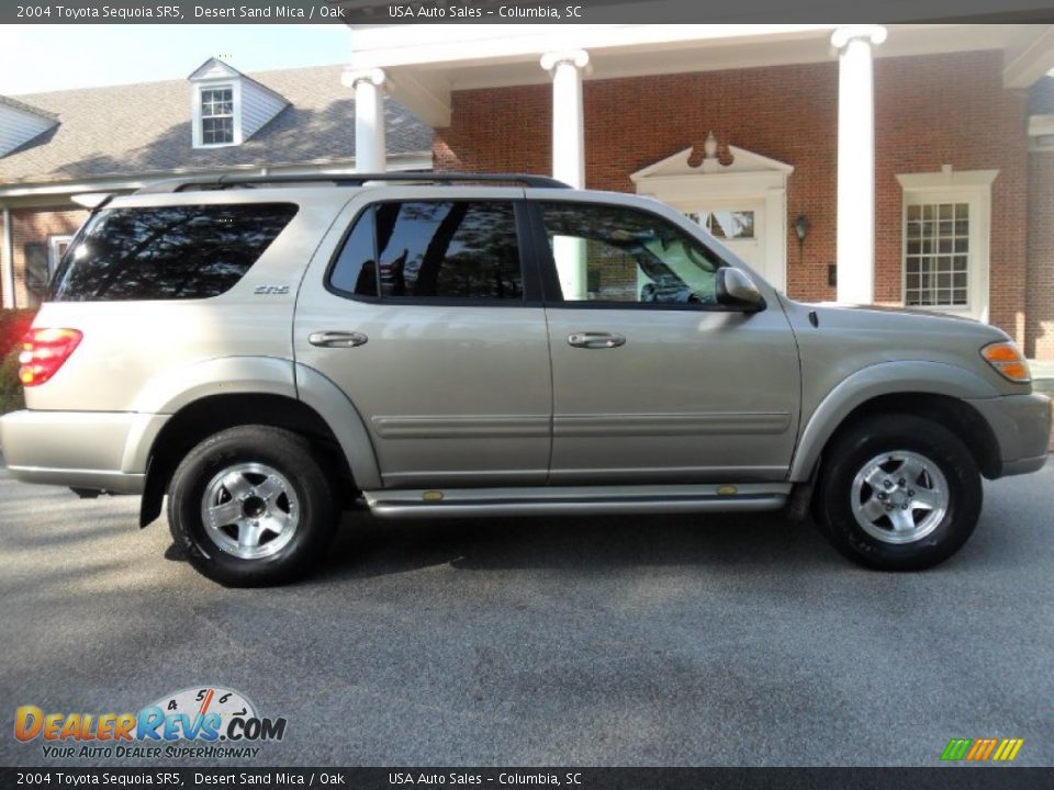 2004 Toyota Sequoia SR5 Desert Sand Mica / Oak Photo #4