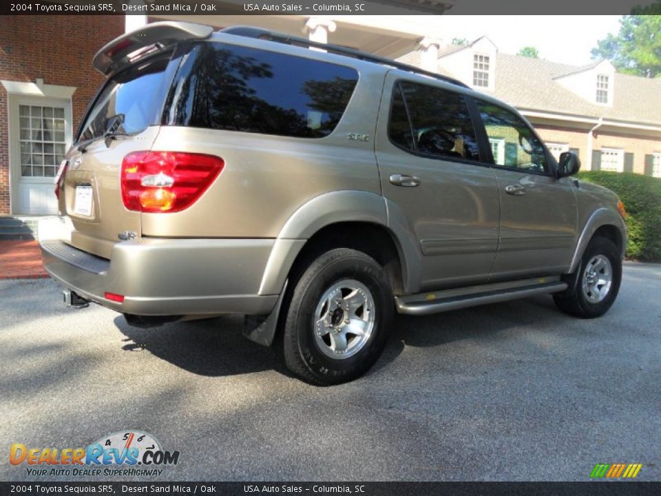 2004 Toyota Sequoia SR5 Desert Sand Mica / Oak Photo #5