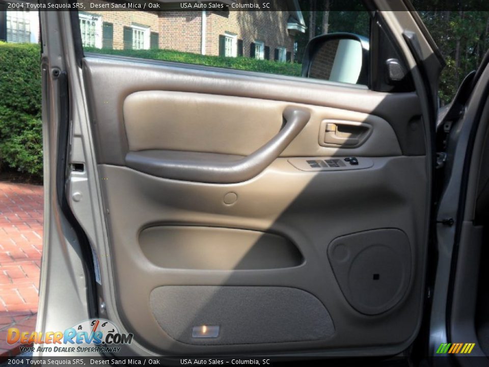 2004 Toyota Sequoia SR5 Desert Sand Mica / Oak Photo #13
