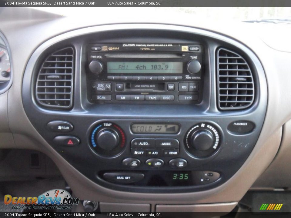 2004 Toyota Sequoia SR5 Desert Sand Mica / Oak Photo #18