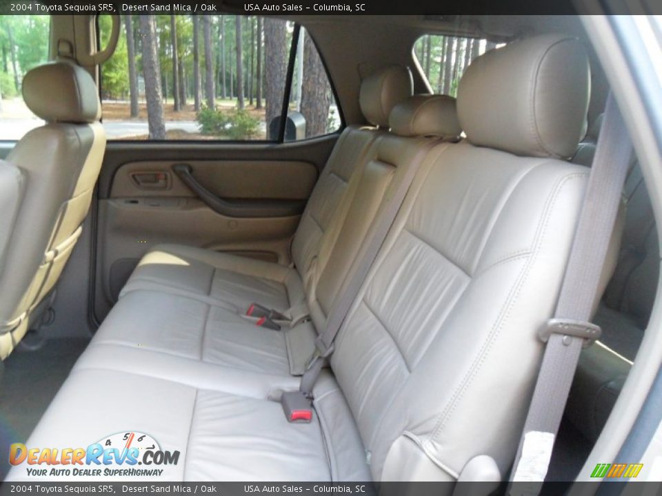 2004 Toyota Sequoia SR5 Desert Sand Mica / Oak Photo #23