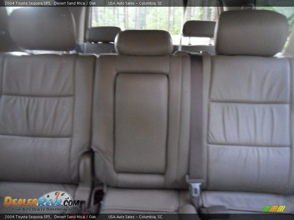 2004 Toyota Sequoia SR5 Desert Sand Mica / Oak Photo #25