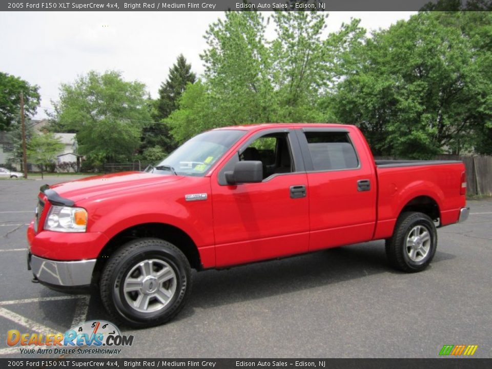 2005 Ford F150 XLT SuperCrew 4x4 Bright Red / Medium Flint Grey Photo #1