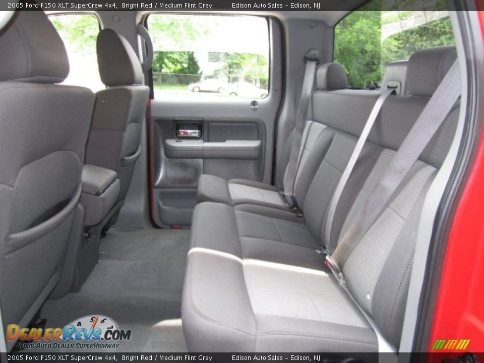 Rear Seat of 2005 Ford F150 XLT SuperCrew 4x4 Photo #18