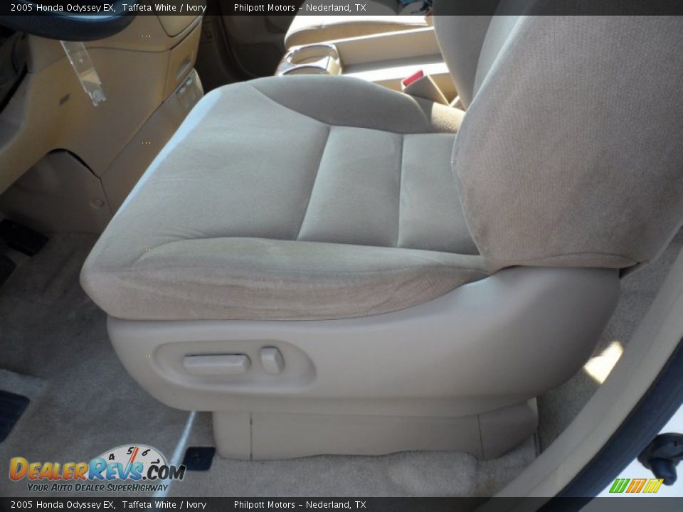 2005 Honda Odyssey EX Taffeta White / Ivory Photo #32