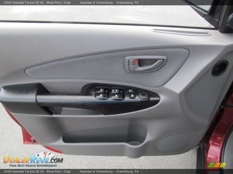 2009 Hyundai Tucson SE V6 Mesa Red / Gray Photo #15