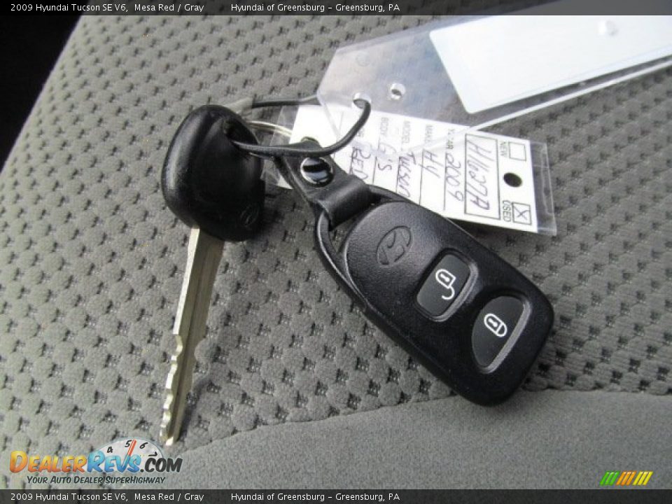 2009 Hyundai Tucson SE V6 Mesa Red / Gray Photo #21