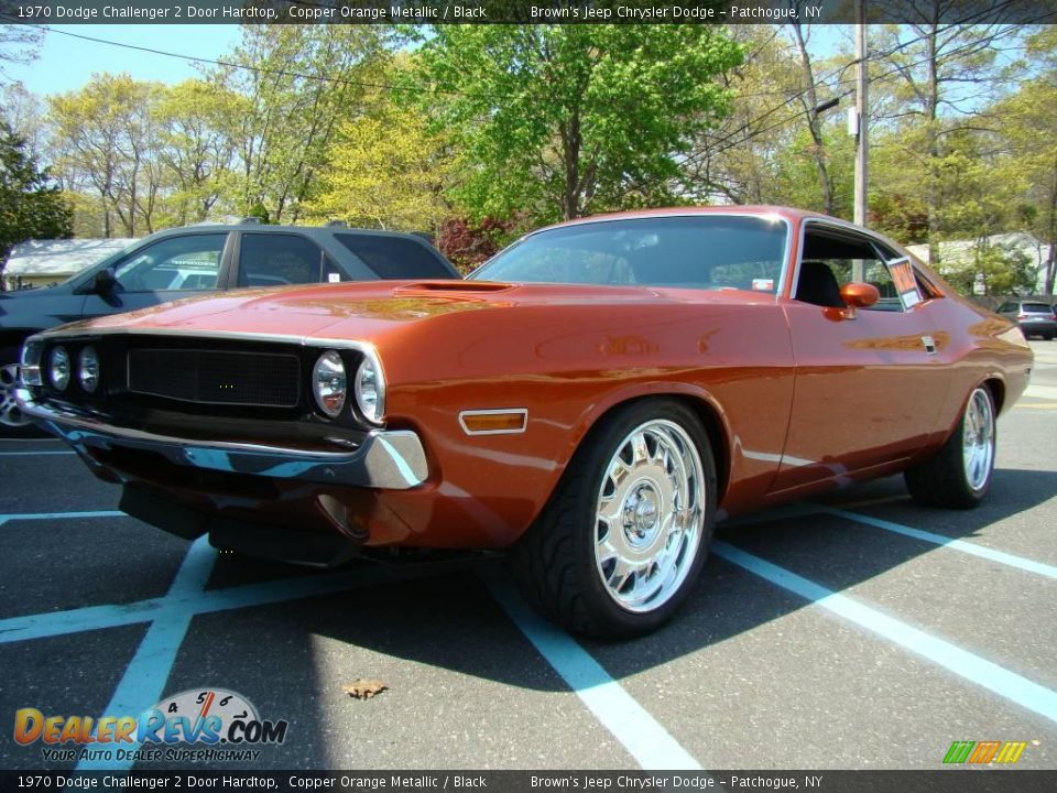Front 3/4 View of 1970 Dodge Challenger 2 Door Hardtop Photo #1