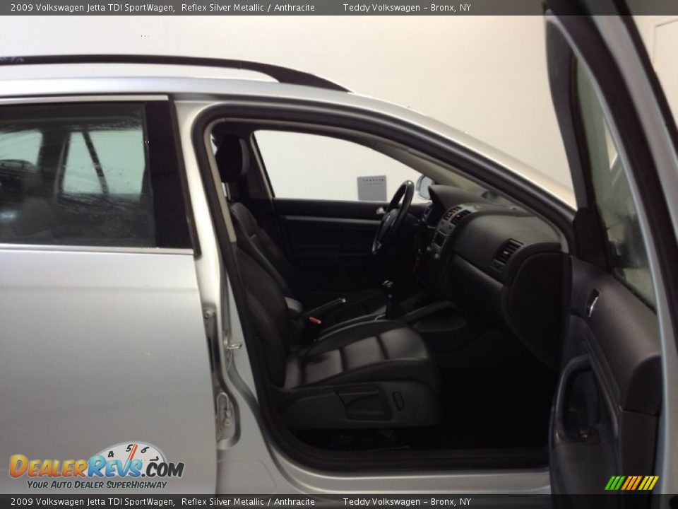 2009 Volkswagen Jetta TDI SportWagen Reflex Silver Metallic / Anthracite Photo #10