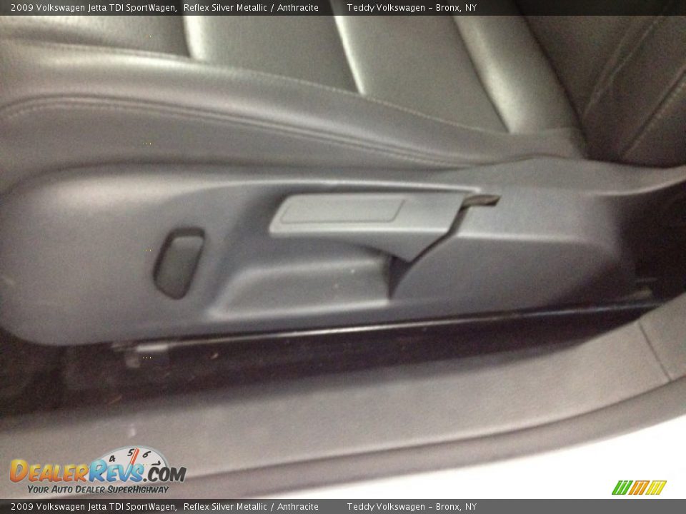 2009 Volkswagen Jetta TDI SportWagen Reflex Silver Metallic / Anthracite Photo #15