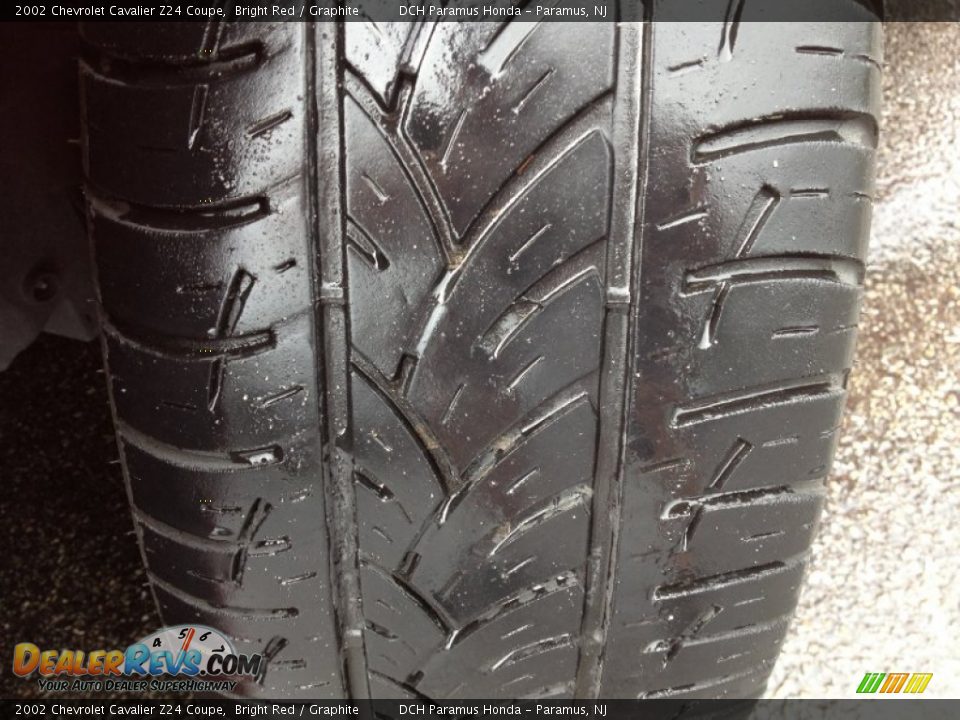 2002 Chevrolet Cavalier Z24 Coupe Bright Red / Graphite Photo #3