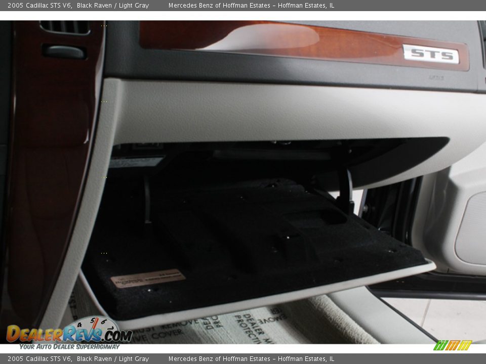 2005 Cadillac STS V6 Black Raven / Light Gray Photo #21