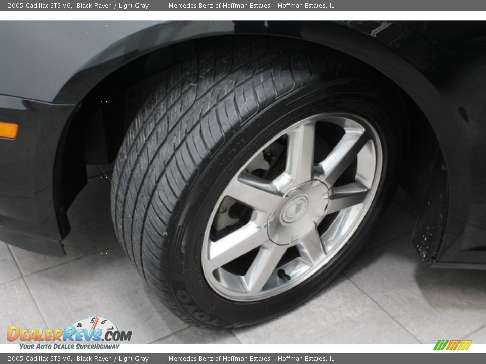 2005 Cadillac STS V6 Black Raven / Light Gray Photo #28