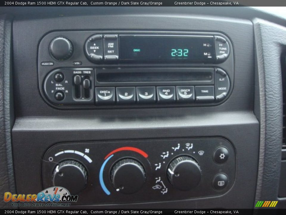 Controls of 2004 Dodge Ram 1500 HEMI GTX Regular Cab Photo #16
