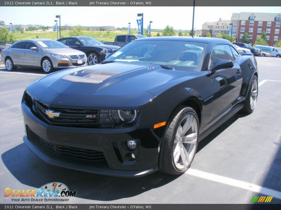 Front 3/4 View of 2012 Chevrolet Camaro ZL1 Photo #9