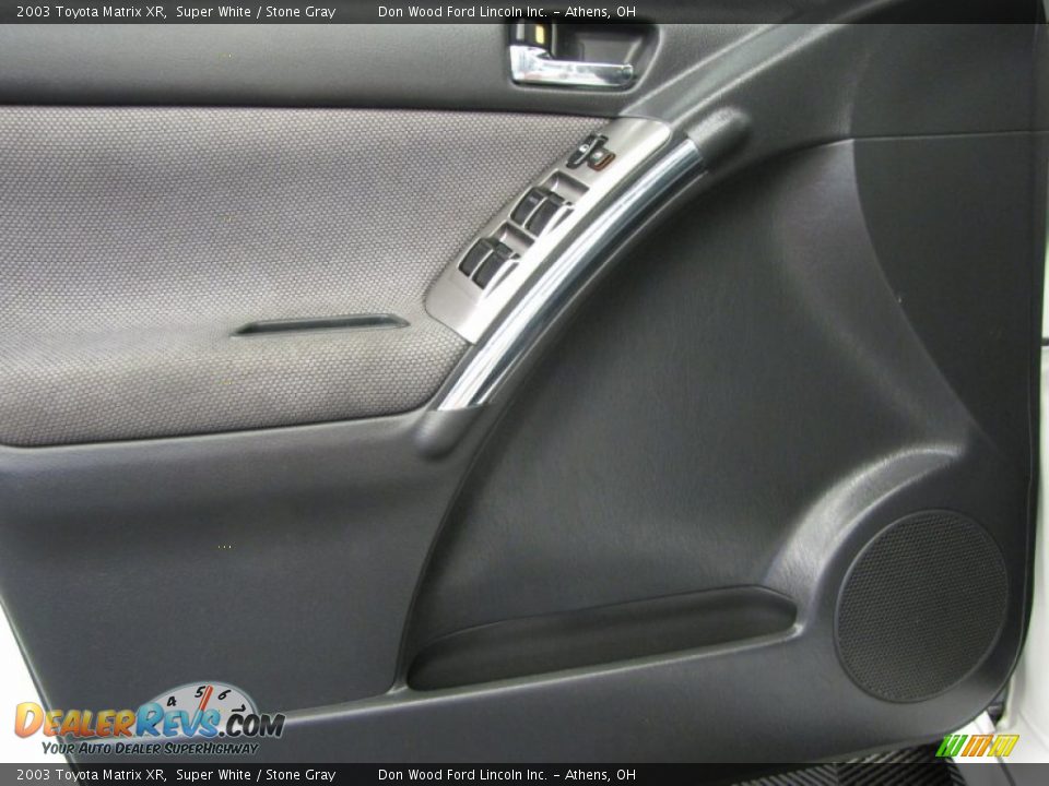 2003 Toyota Matrix XR Super White / Stone Gray Photo #12