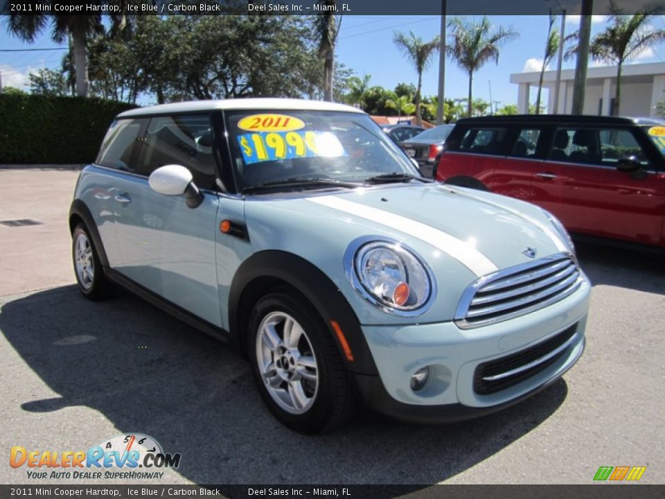 Front 3/4 View of 2011 Mini Cooper Hardtop Photo #7