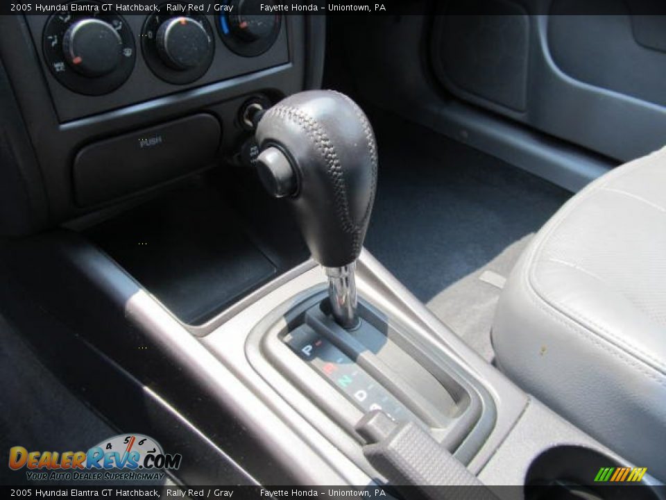 2005 Hyundai Elantra GT Hatchback Rally Red / Gray Photo #13