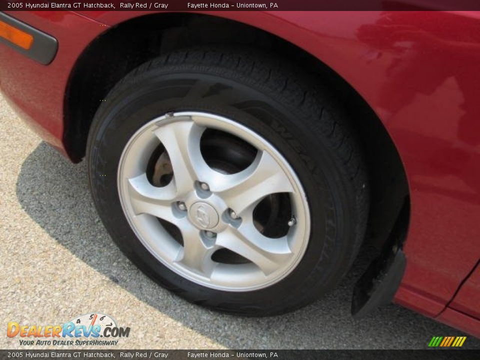 2005 Hyundai Elantra GT Hatchback Rally Red / Gray Photo #16