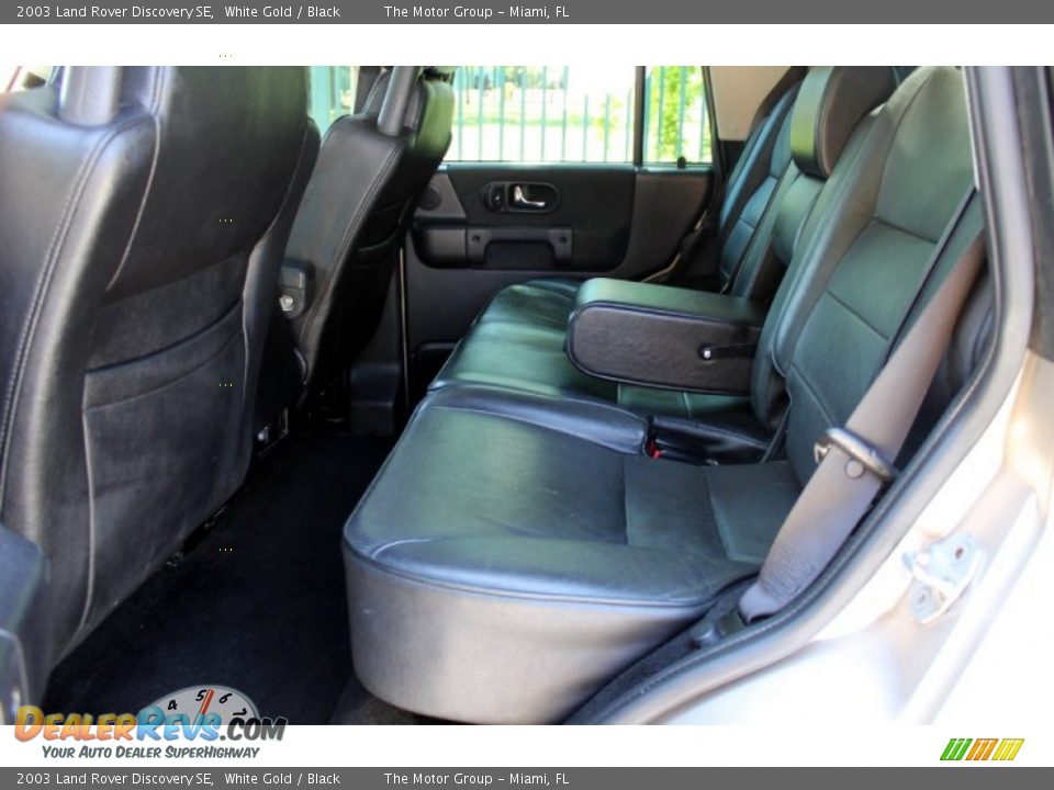 2003 Land Rover Discovery SE White Gold / Black Photo #33