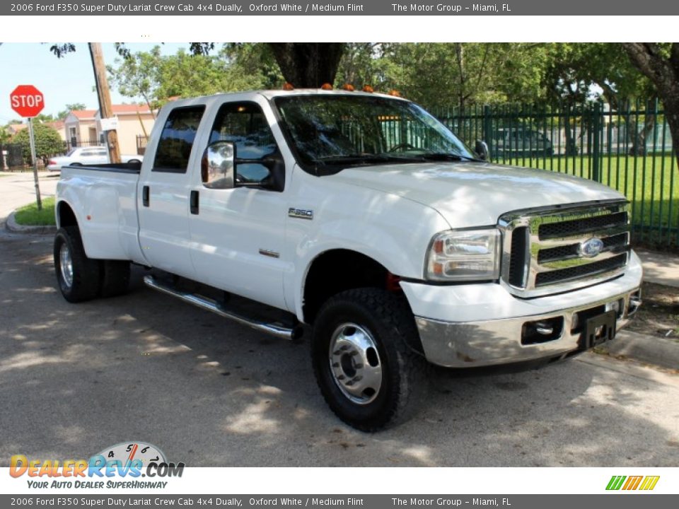 2006 Ford F350 Super Duty Lariat Crew Cab 4x4 Dually Oxford White / Medium Flint Photo #2