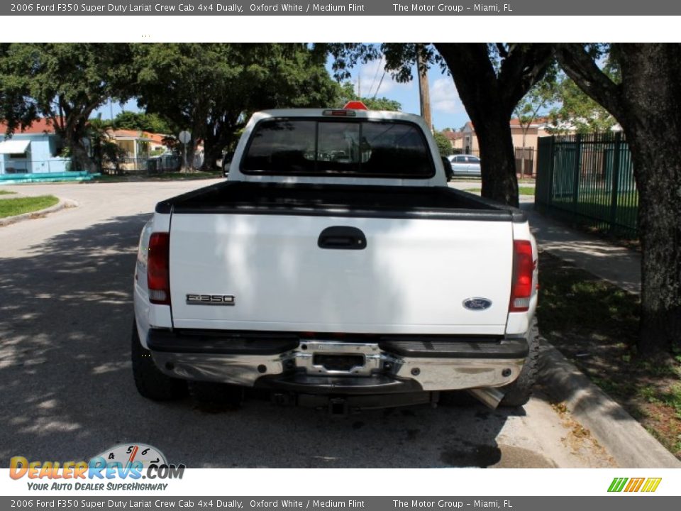 2006 Ford F350 Super Duty Lariat Crew Cab 4x4 Dually Oxford White / Medium Flint Photo #12