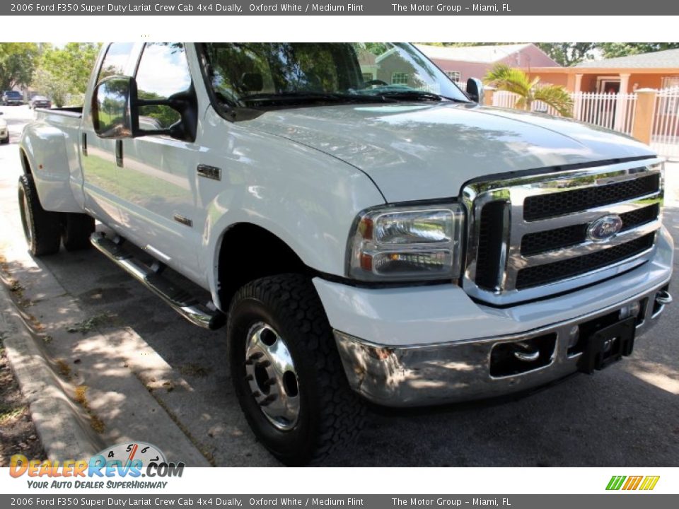 2006 Ford F350 Super Duty Lariat Crew Cab 4x4 Dually Oxford White / Medium Flint Photo #13