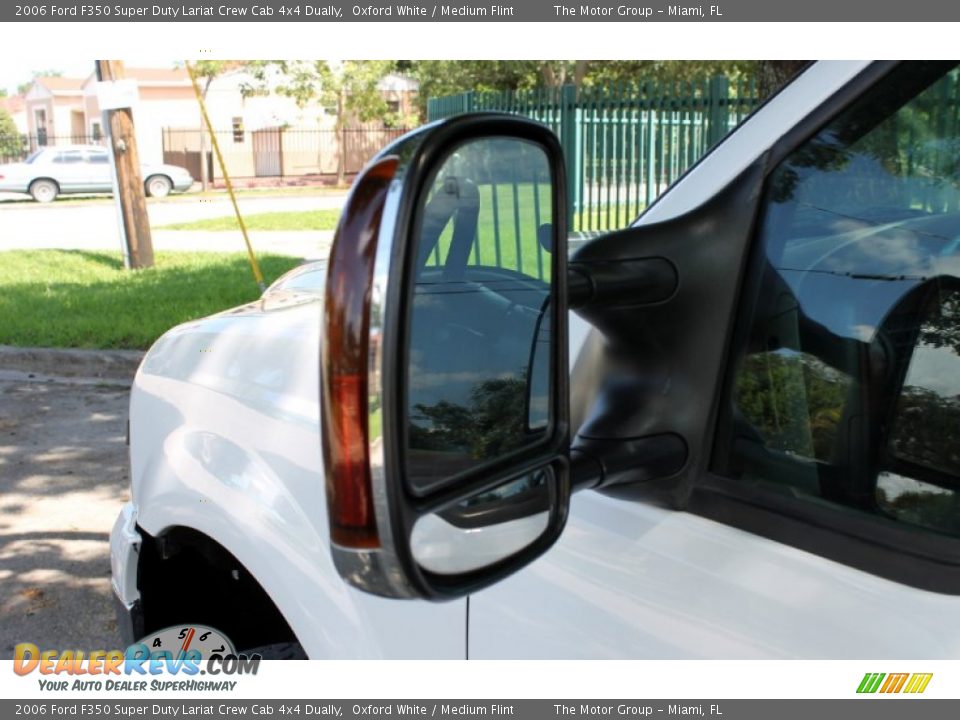 2006 Ford F350 Super Duty Lariat Crew Cab 4x4 Dually Oxford White / Medium Flint Photo #17