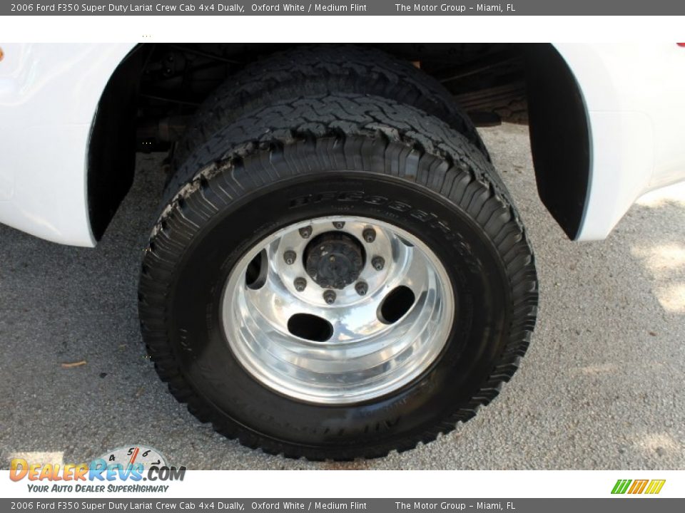 2006 Ford F350 Super Duty Lariat Crew Cab 4x4 Dually Oxford White / Medium Flint Photo #21