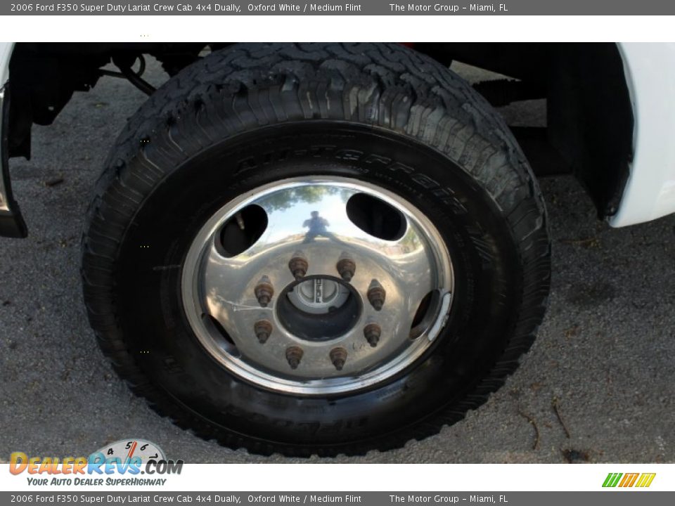2006 Ford F350 Super Duty Lariat Crew Cab 4x4 Dually Oxford White / Medium Flint Photo #22