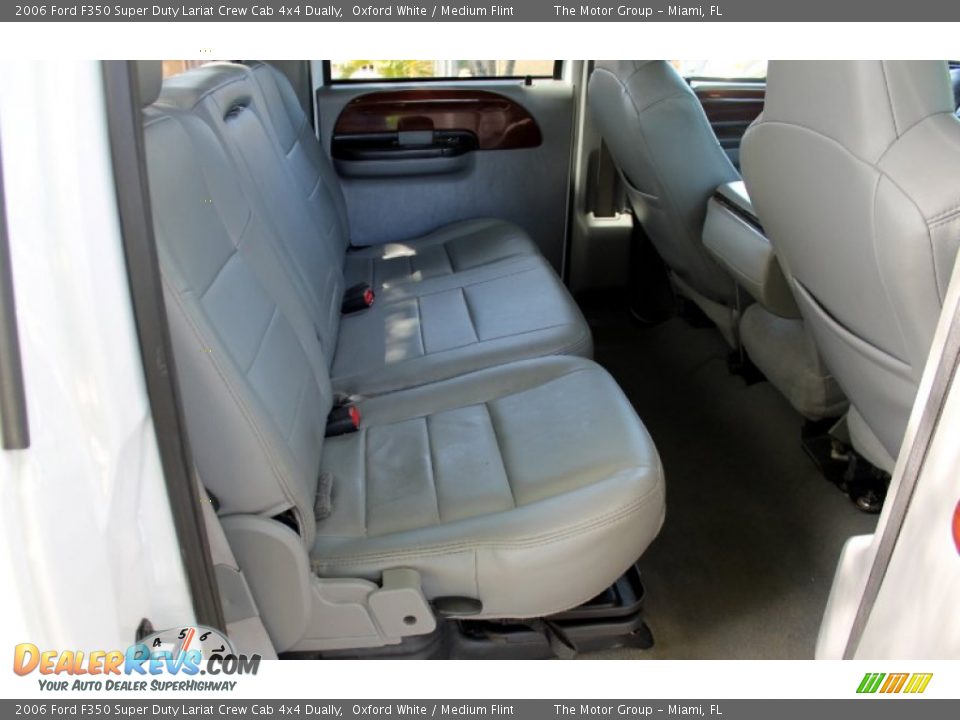 2006 Ford F350 Super Duty Lariat Crew Cab 4x4 Dually Oxford White / Medium Flint Photo #34