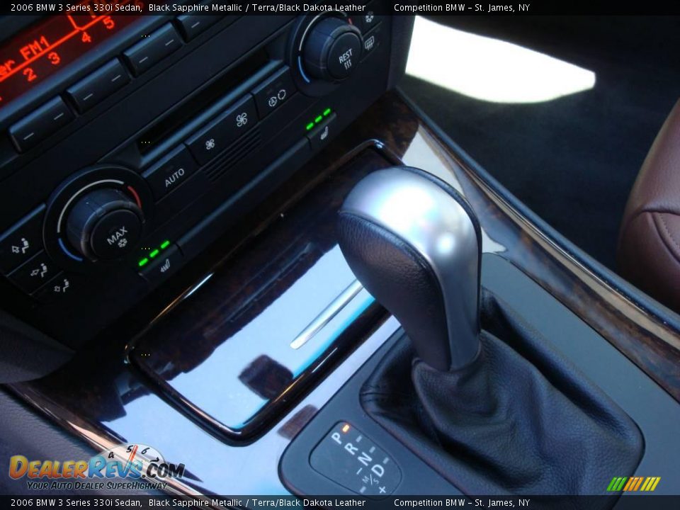 2006 BMW 3 Series 330i Sedan Black Sapphire Metallic / Terra/Black Dakota Leather Photo #15