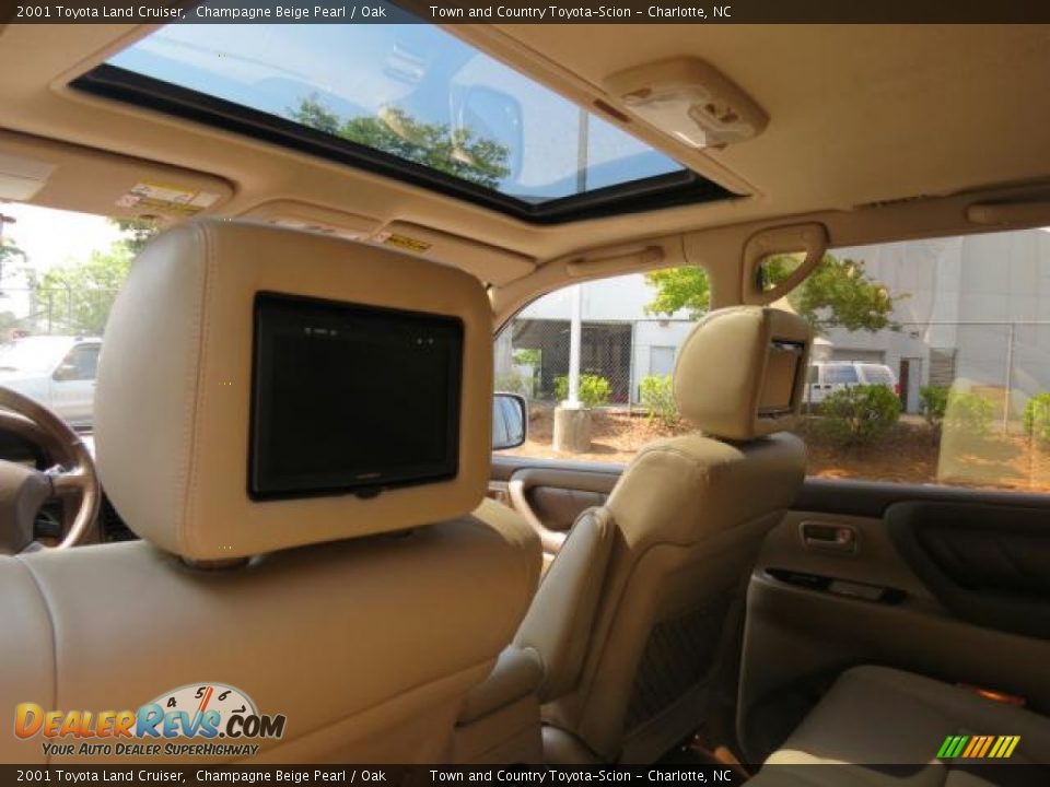 2001 Toyota Land Cruiser Champagne Beige Pearl / Oak Photo #8