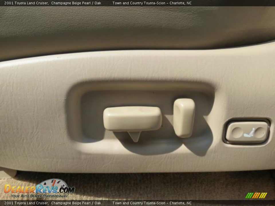 2001 Toyota Land Cruiser Champagne Beige Pearl / Oak Photo #10