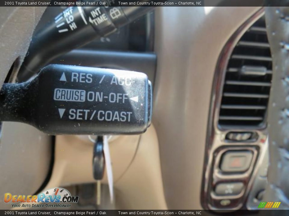 2001 Toyota Land Cruiser Champagne Beige Pearl / Oak Photo #20