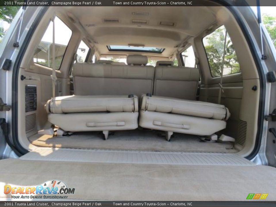 2001 Toyota Land Cruiser Champagne Beige Pearl / Oak Photo #25