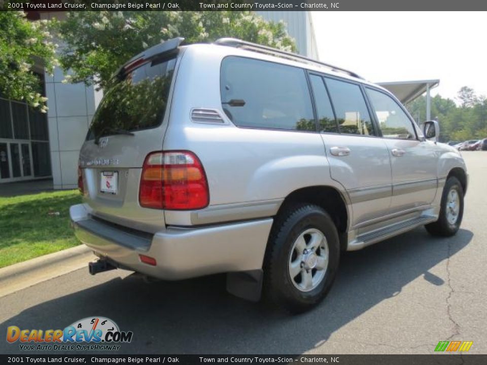2001 Toyota Land Cruiser Champagne Beige Pearl / Oak Photo #26